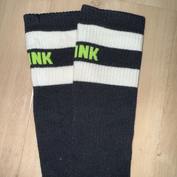 PINK Victoria’s Secret Crew Socks - Picture 4 of 4